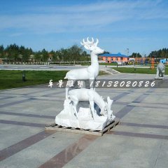 公園小鹿雕塑，廣場石頭鹿